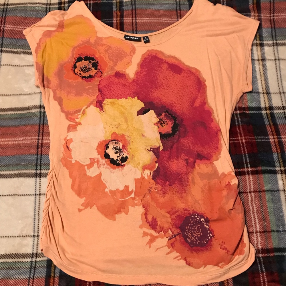 💎 5/$15 💎 Apt 9 orange top with flowers